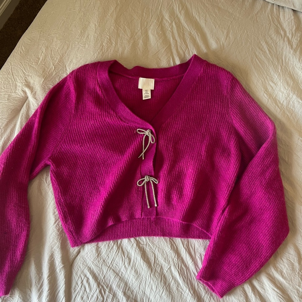 H&M Cropped Pink Sweater Size Medium